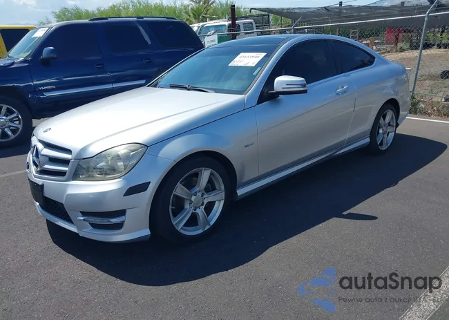 WDDGJ4HB0CF742530: 42433948