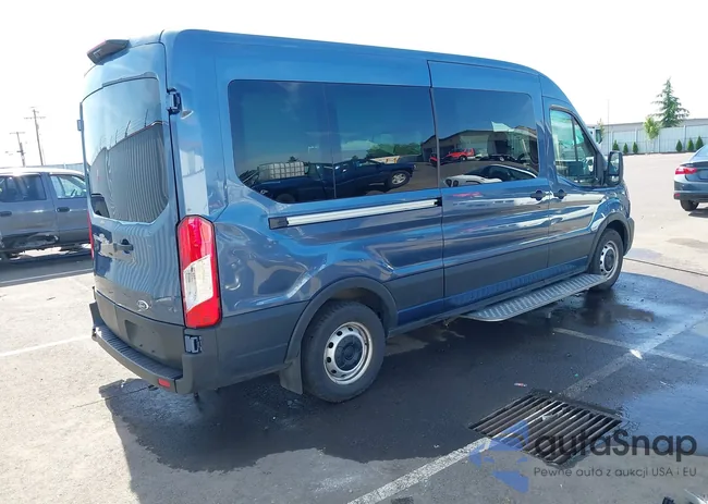 1FDAX2C83RKB45432: 42434215