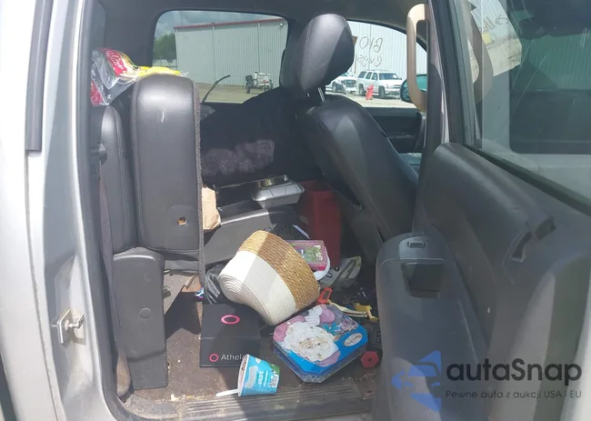 3GTP2VE78DG240877: 42433558