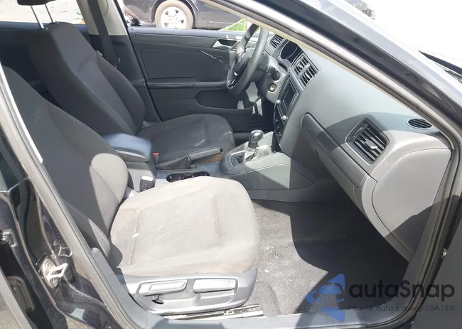 3VW267AJ0GM350627: 42434791