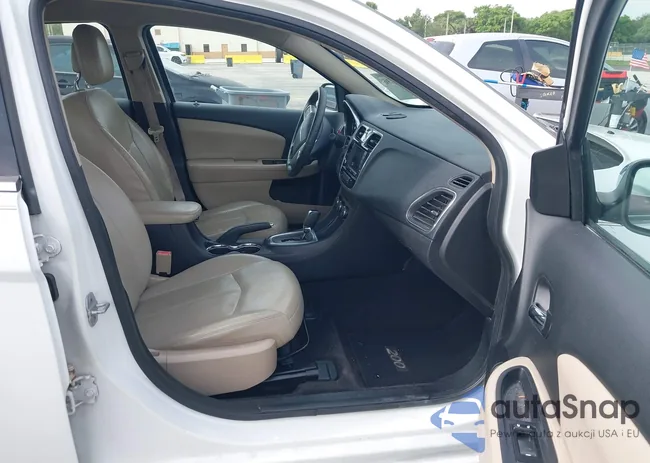 1C3CCBCB0CN299613: 42435136