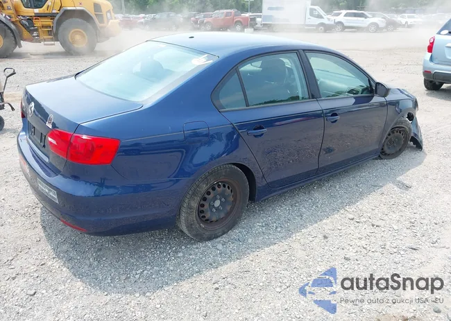 3VW2K7AJ8EM238845: 42435332