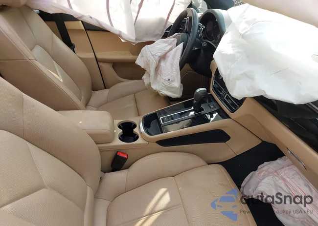 WP1AA2A51PLB17214: 42434438