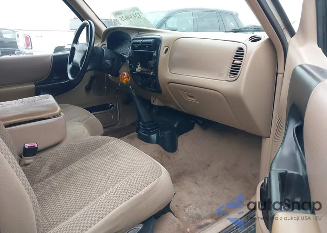 1FTYR14V2XPA74414: 42434628