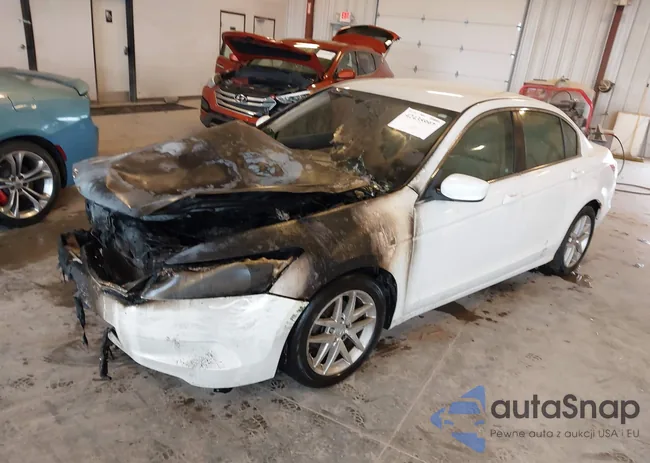 1HGCP2F32AA079013: 42435997