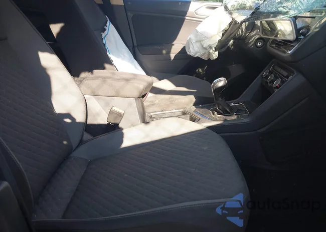 3VV1B7AX7JM016201: 42436045