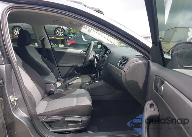 3VW2B7AJ5HM368618: 42435559