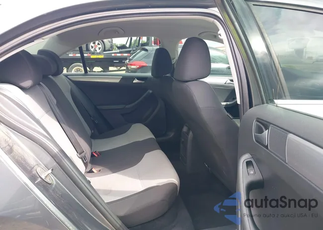 3VW2B7AJ5HM368618: 42435559