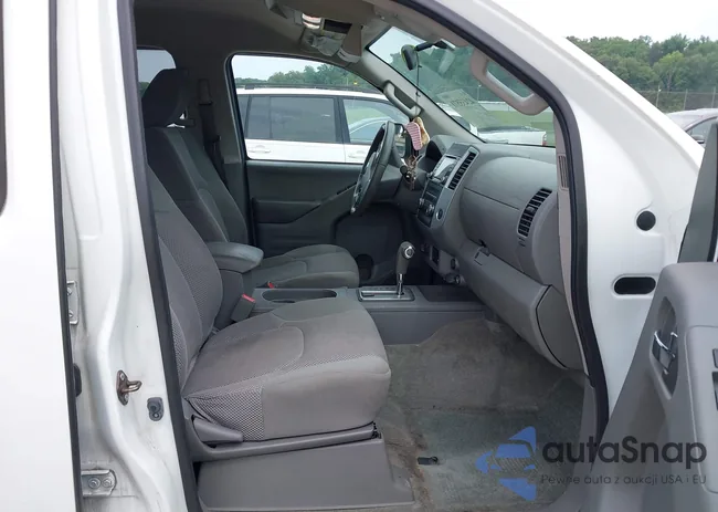 1N6AD0FV1GN732157: 42435571