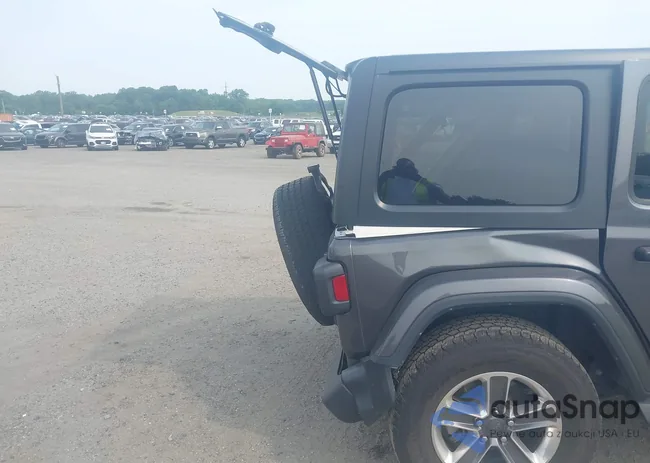 1C4HJXEG6MW758927: 42436882