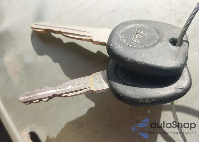 2GCEC19V521424069: 42437251