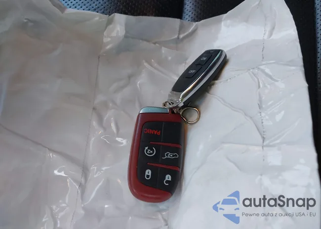 1C4RJFN95JC309851: 42437320