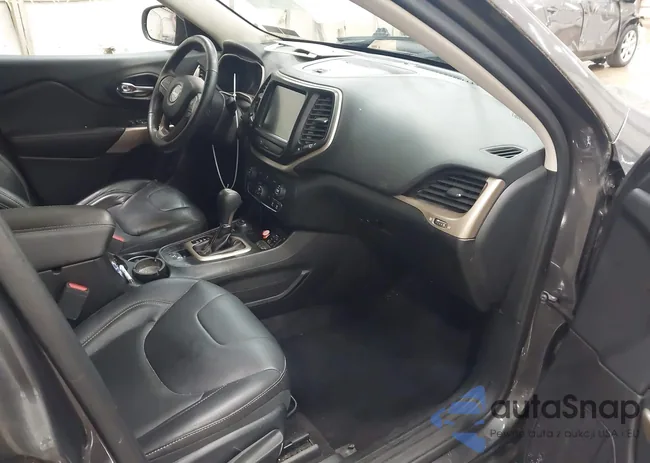 1C4PJMDB9JD555120: 42437946