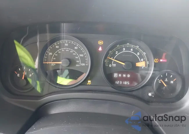 1C4NJCBAXGD642593: 42437540