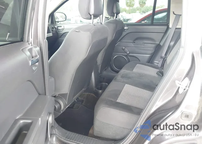 1C4NJCBAXGD642593: 42437540