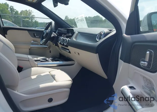 W1N4N4HB1SJ643530: 42437732