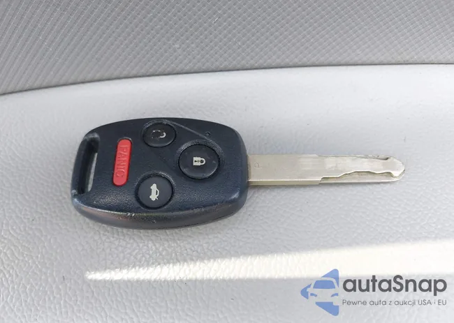 1HGCP2F77BA114536: 42438499