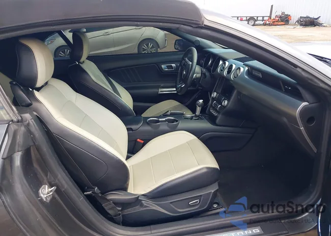 1FATP8UHXJ5115514: 42438516