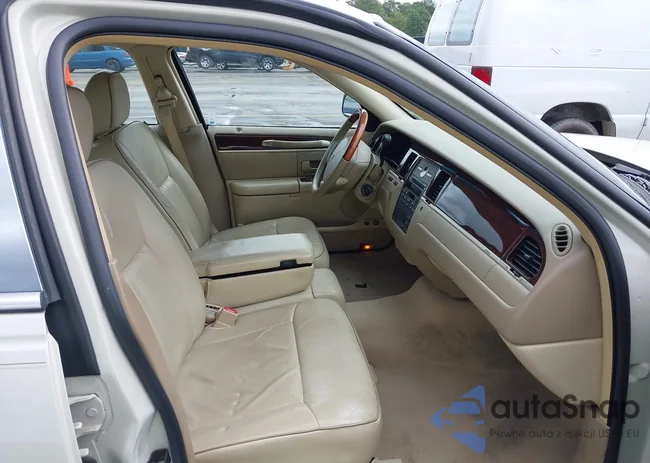 1LNHM83V26Y649849: 42438537