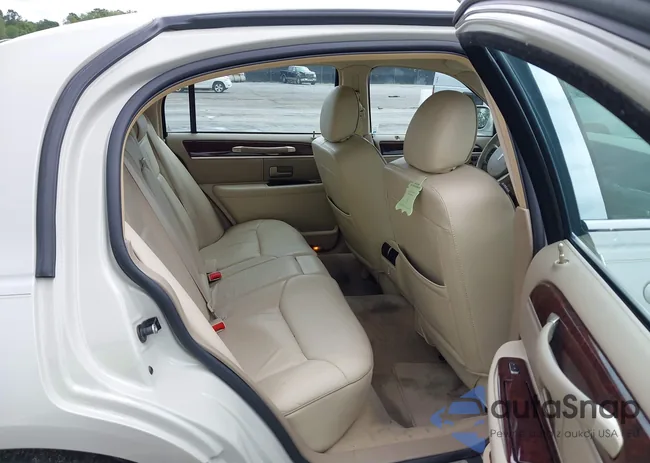 1LNHM83V26Y649849: 42438537