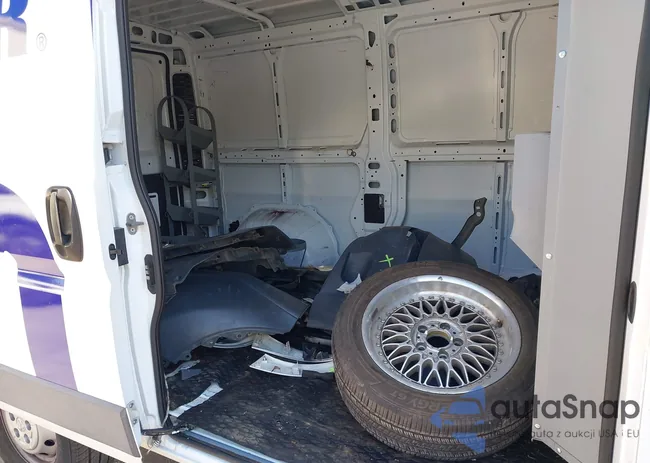 3C6TRVAG1HE531777: 42440062