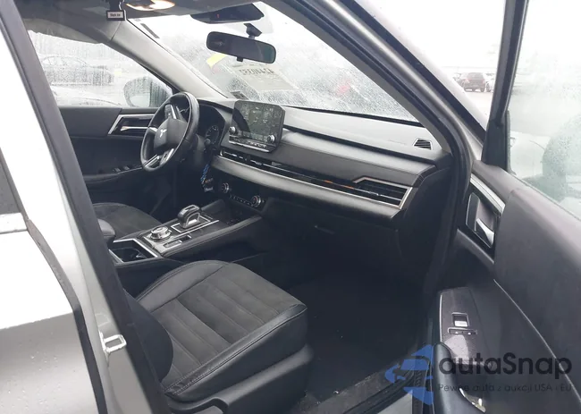 JA4J4UA82NZ068561: 42440352