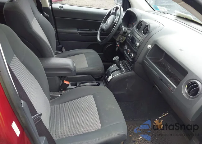 1C4NJDEB1CD525652: 42440799