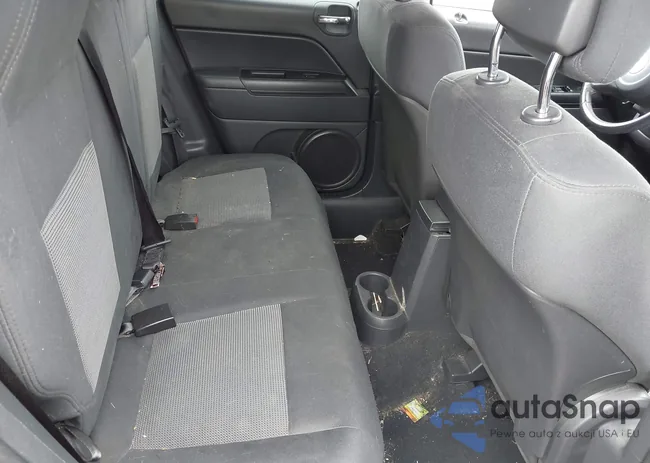 1C4NJDEB1CD525652: 42440799