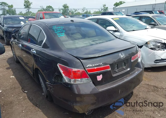 1HGCP3F82BA009739: 42440821