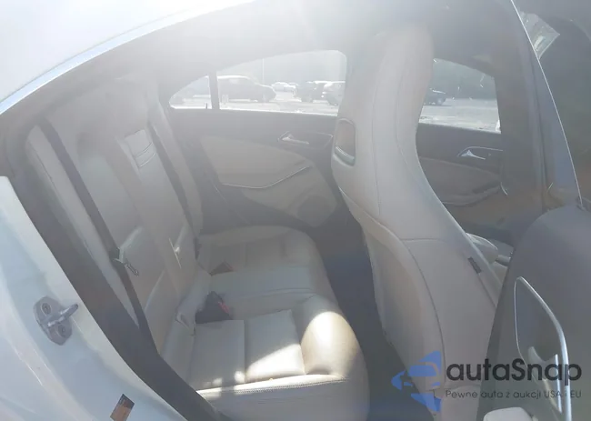 WDDSJ4EB4FN208150: 42440697