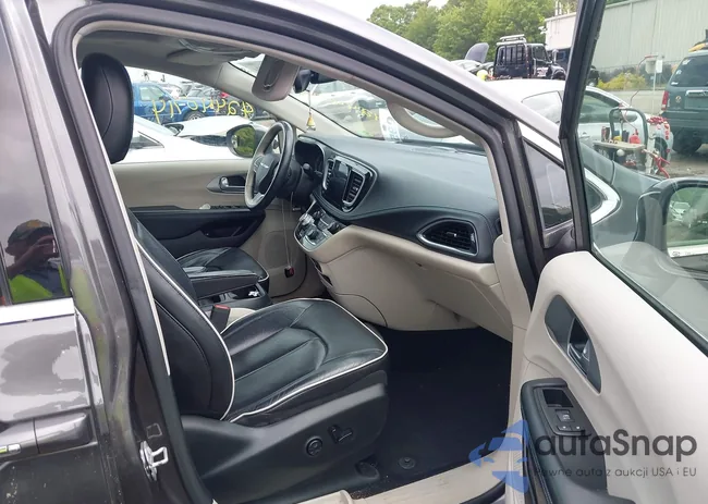 2C4RC1J7XHR500717: 42440714