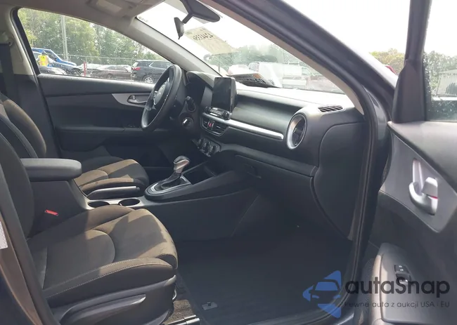 3KPF24AD2RE724712: 42443356