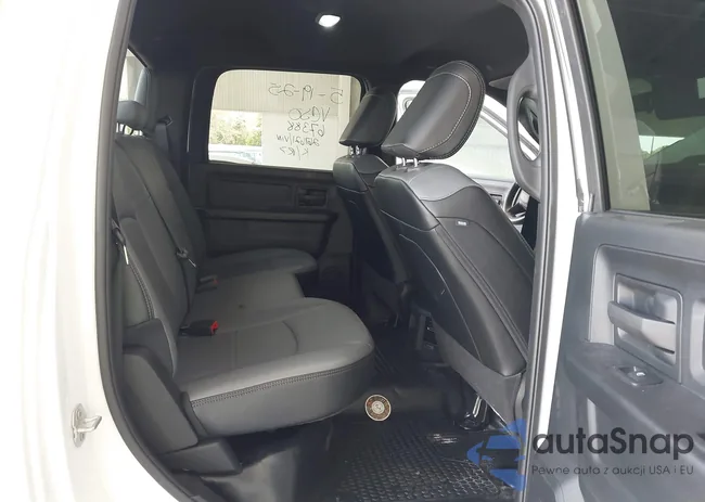 3C6UR5CJ4RG267621: 42442525