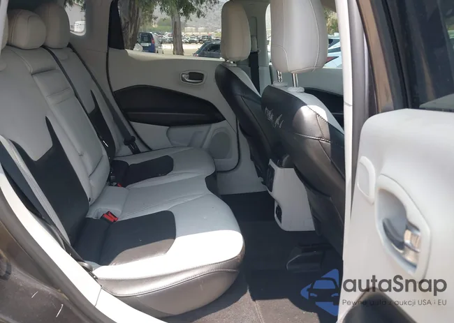 3C4NJCCB5JT253420: 42443809