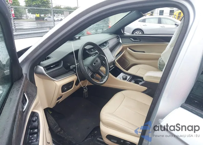 1C4RJYB69RC117334: 42443860