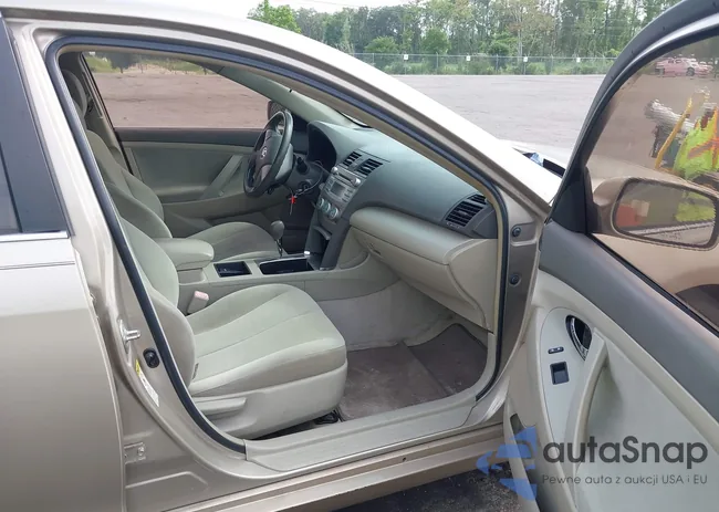 4T1BE46K19U405053: 42444256