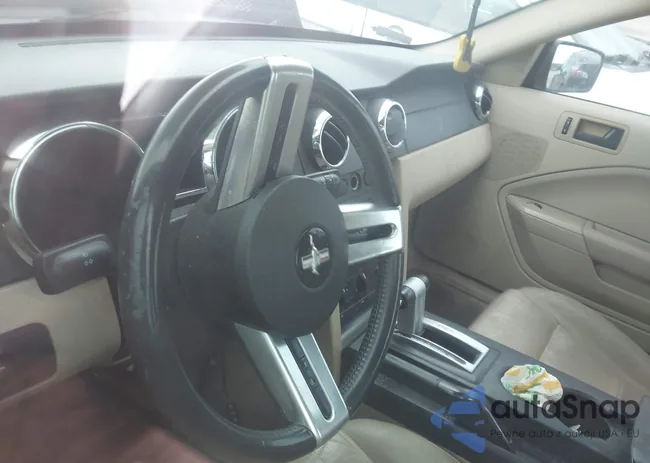 1ZVFT80N865144240: 42444359