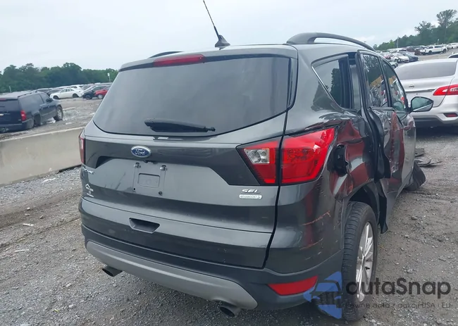 1FMCU0HD1KUB11382: 42443454