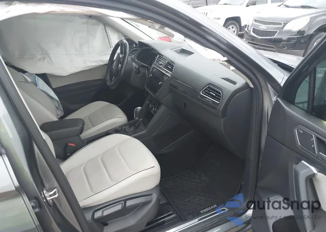 3VV4B7AX0KM007628: 42443675