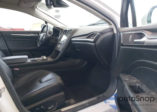 3FA6P0RU8HR229653: 42445182