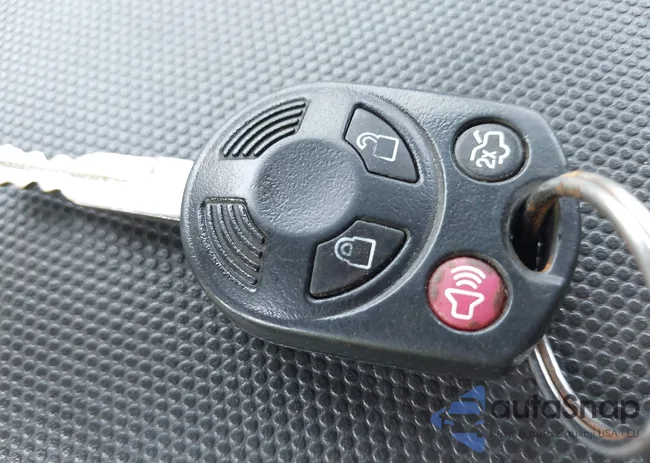 1FMCU93Z28KE49580: 42444758