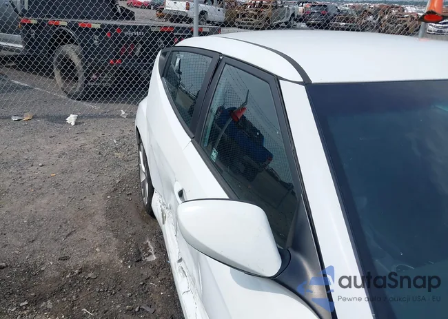 KMHTC6AD4GU297765: 42445929