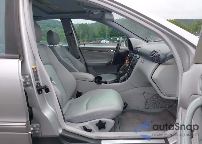 WDBRF40J94A645850: 42446144