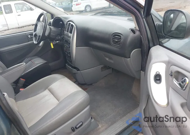 2D4GP44L87R150642: 42445372