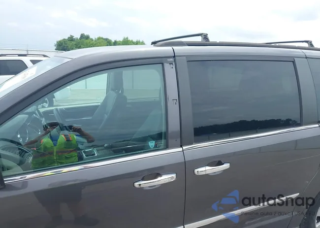 2C4RC1BG5FR609467: 42445390