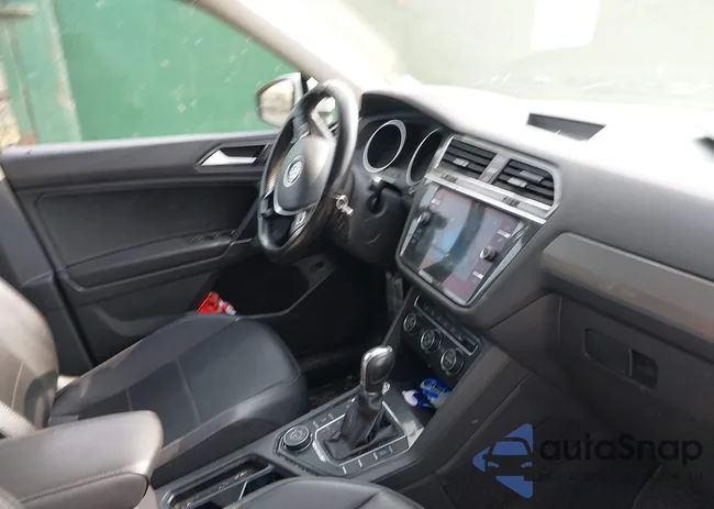 3VV2B7AX6JM099706: 42445727