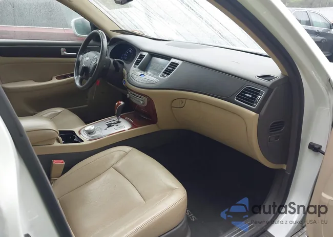 KMHGC4DD1DU224852: 42447942