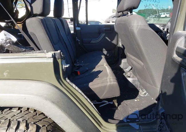 1C4BJWDG6GL116747: 42447344