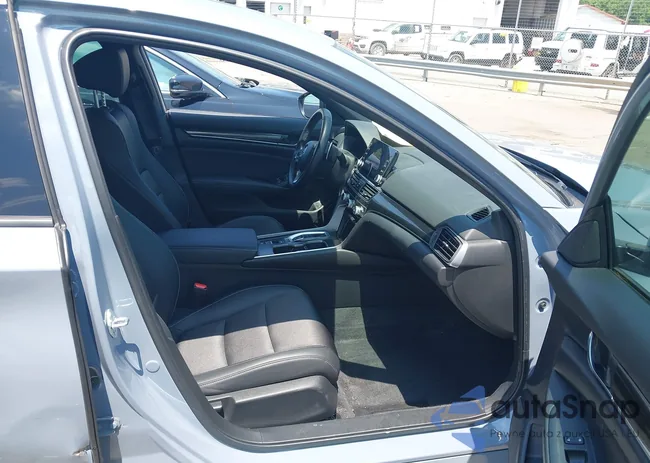 1HGCV3F26NA033838: 42447473