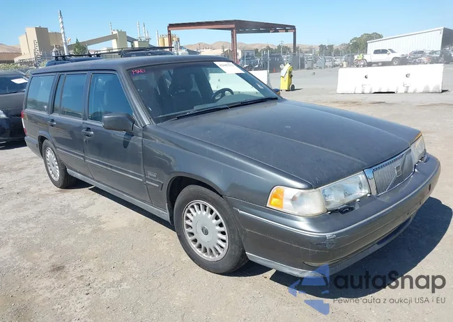 YV1KW9614S1026233: 42447513